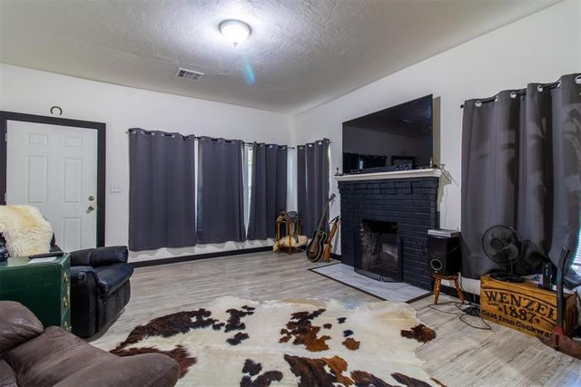 1017 E Main Street, Shawnee, OK 74801