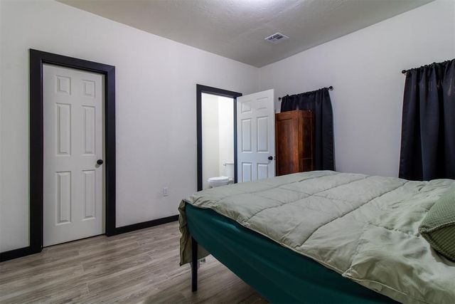1017 E Main Street, Shawnee, OK 74801