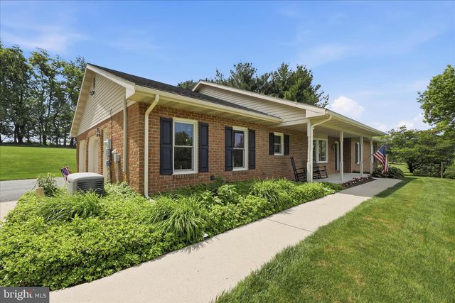 690 INDIAN RUN RD, Millersville, PA 17551