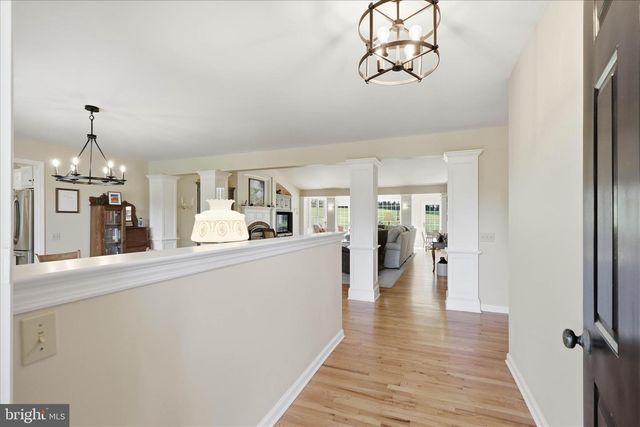 690 INDIAN RUN RD, Millersville, PA 17551