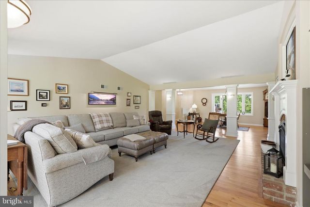 690 INDIAN RUN RD, Millersville, PA 17551