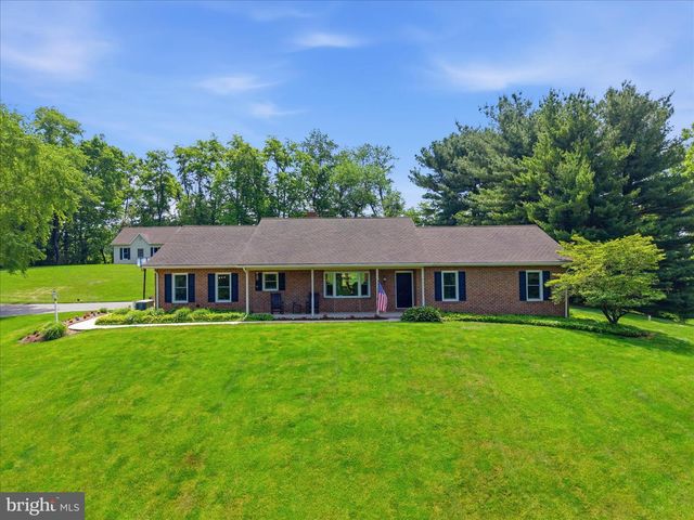690 INDIAN RUN RD, Millersville, PA 17551