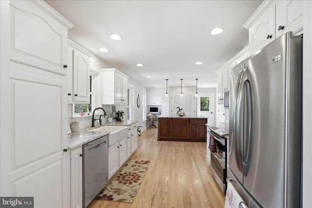 690 INDIAN RUN RD, Millersville, PA 17551