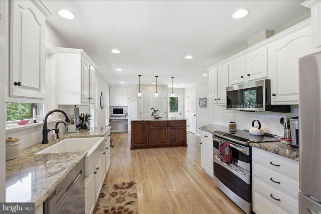 690 INDIAN RUN RD, Millersville, PA 17551