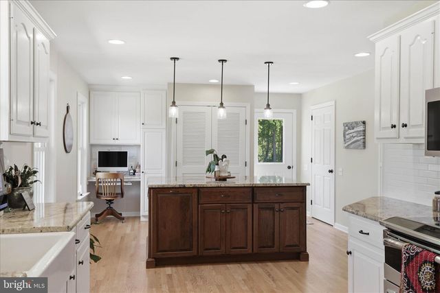 690 INDIAN RUN RD, Millersville, PA 17551