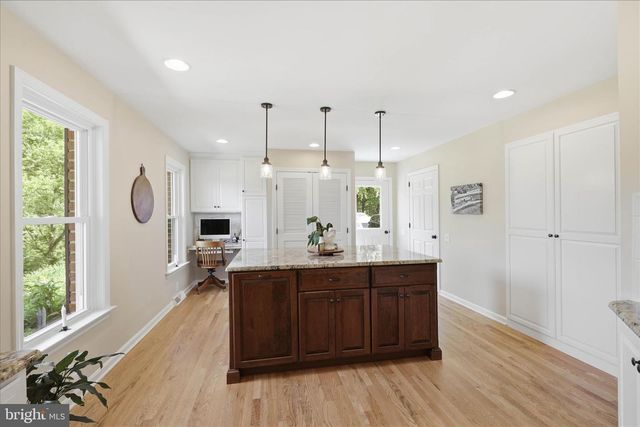 690 INDIAN RUN RD, Millersville, PA 17551