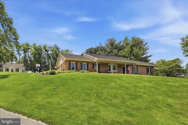 690 INDIAN RUN RD, Millersville, PA 17551