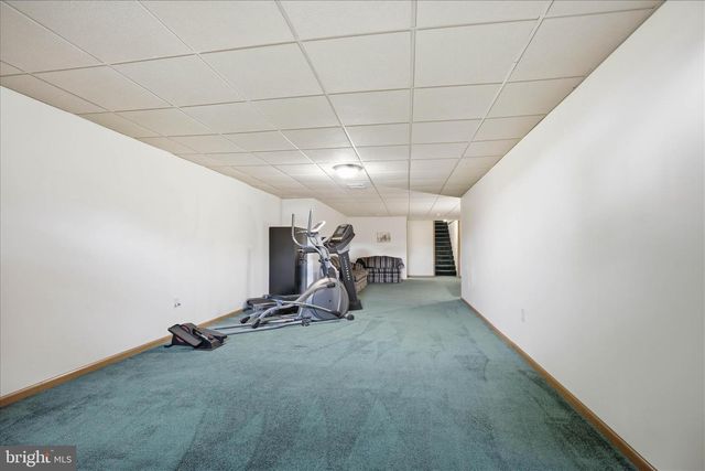 690 INDIAN RUN RD, Millersville, PA 17551