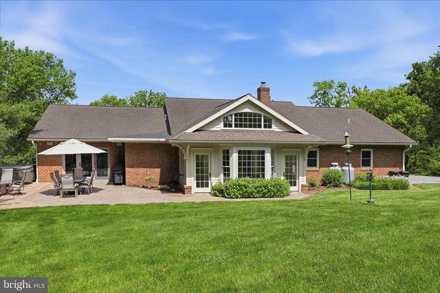690 INDIAN RUN RD, Millersville, PA 17551