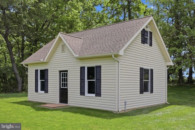 690 INDIAN RUN RD, Millersville, PA 17551