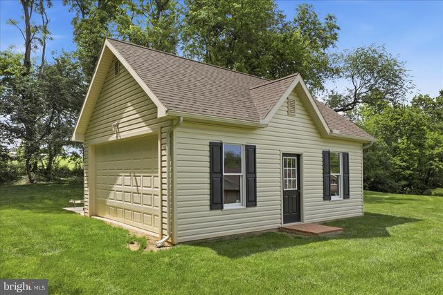 690 INDIAN RUN RD, Millersville, PA 17551