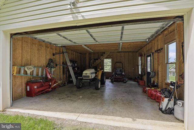 690 INDIAN RUN RD, Millersville, PA 17551