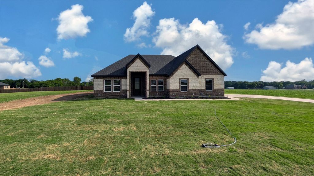 3297 Escobar Circle, Greenville, TX 75401