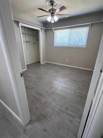 1321 Hurstview Drive, Hurst, TX 76053