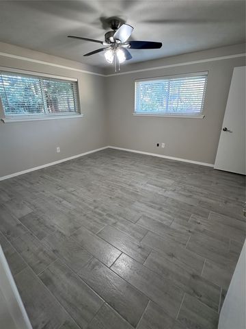 1321 Hurstview Drive, Hurst, TX 76053