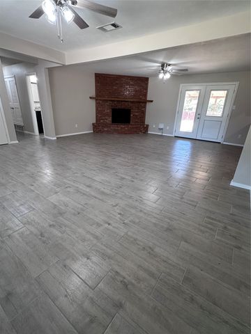 1321 Hurstview Drive, Hurst, TX 76053