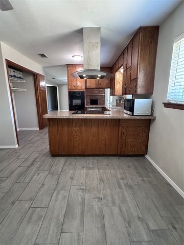 1321 Hurstview Drive, Hurst, TX 76053