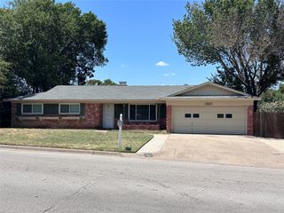 1321 Hurstview Drive, Hurst, TX 76053