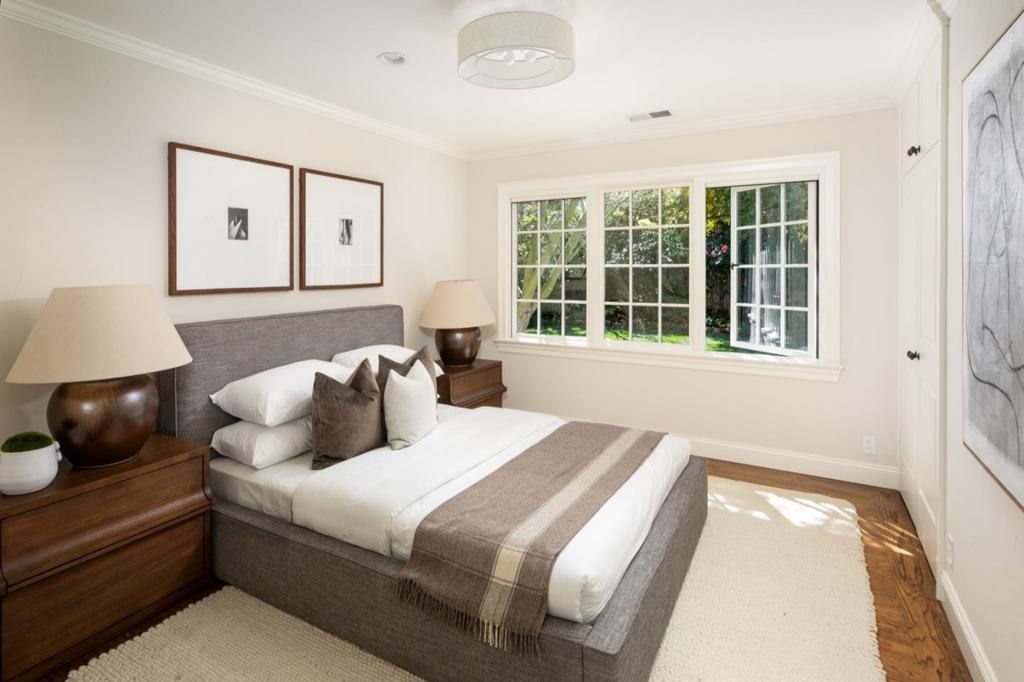 Image 15 of property listing at 745 Windsor Drive, Menlo Park, CA 94025