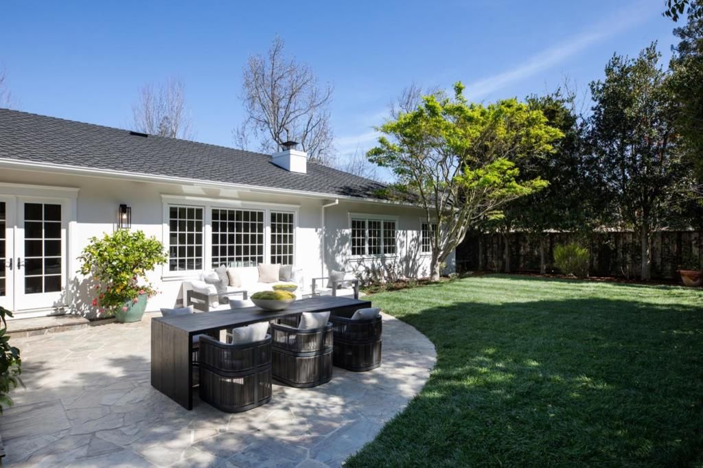 Image 20 of property listing at 745 Windsor Drive, Menlo Park, CA 94025