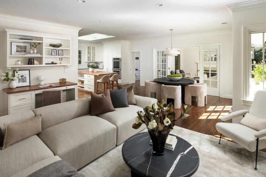 Image 7 of property listing at 745 Windsor Drive, Menlo Park, CA 94025