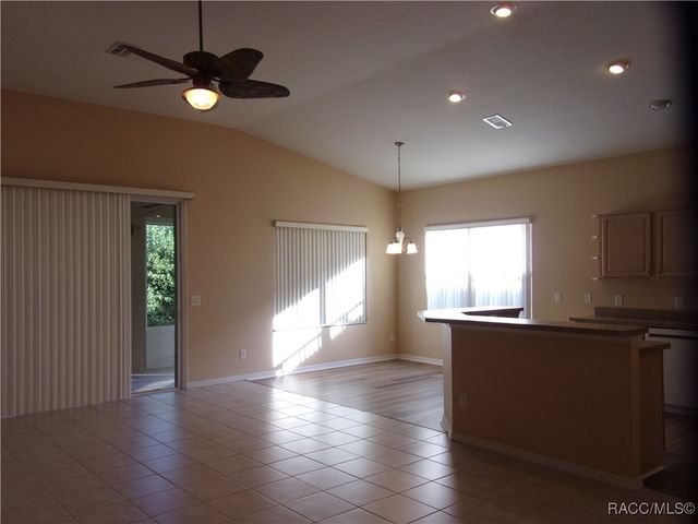 1933 W Shanelle Path, Lecanto, FL 34461