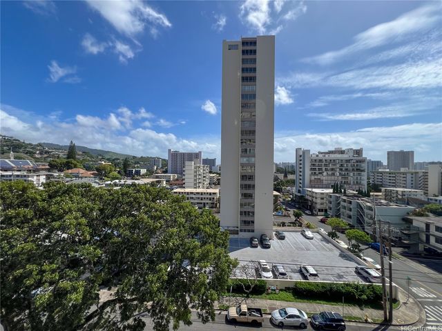 1702 Kewalo Street 705, Honolulu, HI 96822