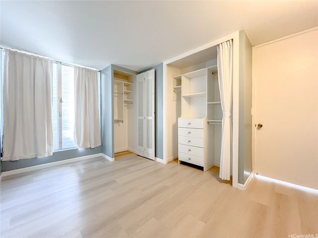 1702 Kewalo Street 705, Honolulu, HI 96822