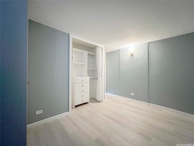 1702 Kewalo Street 705, Honolulu, HI 96822