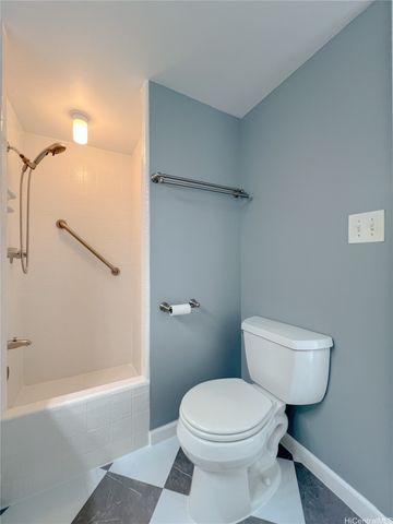 1702 Kewalo Street 705, Honolulu, HI 96822