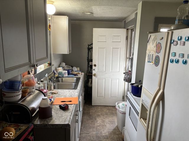 219 W Locust, Shelbyville, IN 46176
