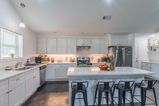 4362 Green Acres Circle, Arlington, TX 76017