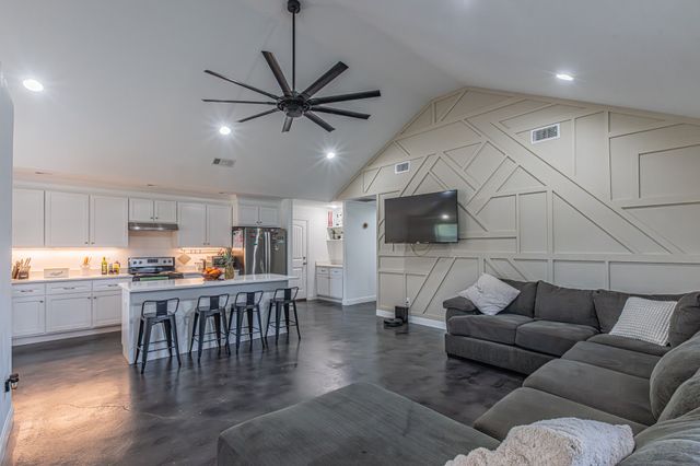 4362 Green Acres Circle, Arlington, TX 76017