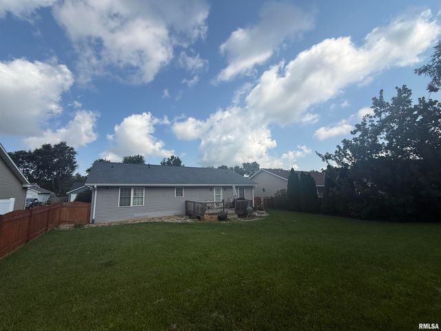 120 ELMRIDGE Circle, East Peoria, IL 61611