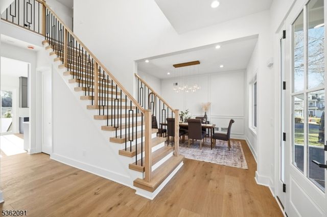 4 Maplewood Dr, Livingston Twp., NJ 07039