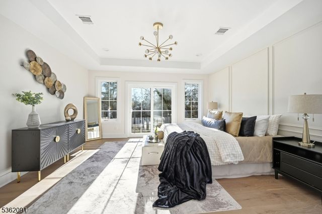 4 Maplewood Dr, Livingston Twp., NJ 07039