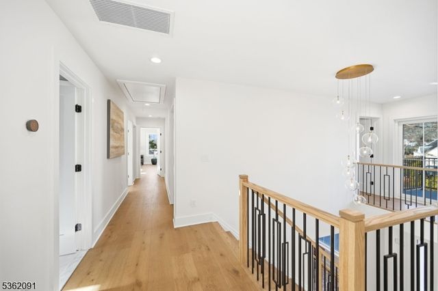 4 Maplewood Dr, Livingston Twp., NJ 07039