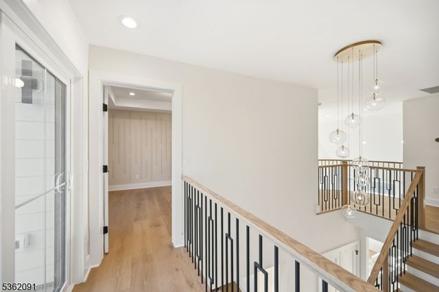 4 Maplewood Dr, Livingston Twp., NJ 07039