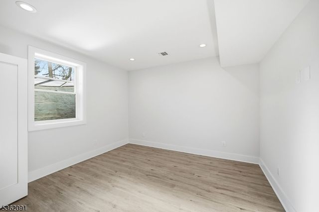 4 Maplewood Dr, Livingston Twp., NJ 07039