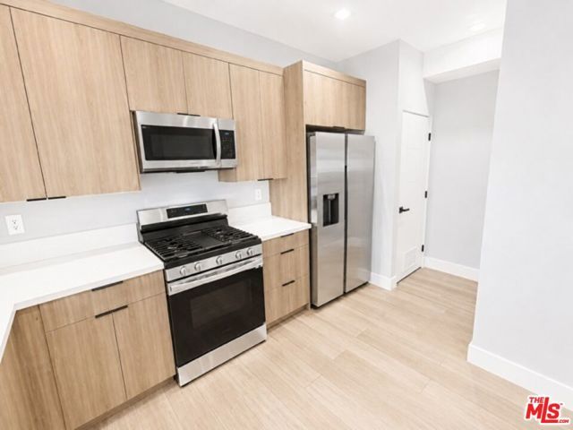 14833 Erwin Street 6, Los Angeles, CA 91411