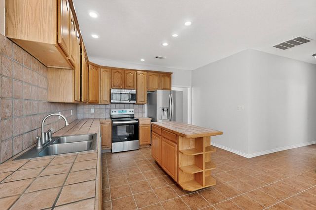 4138 Fm 813, Waxahachie, TX 75165