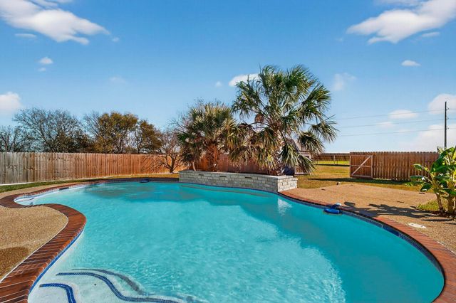 4138 Fm 813, Waxahachie, TX 75165