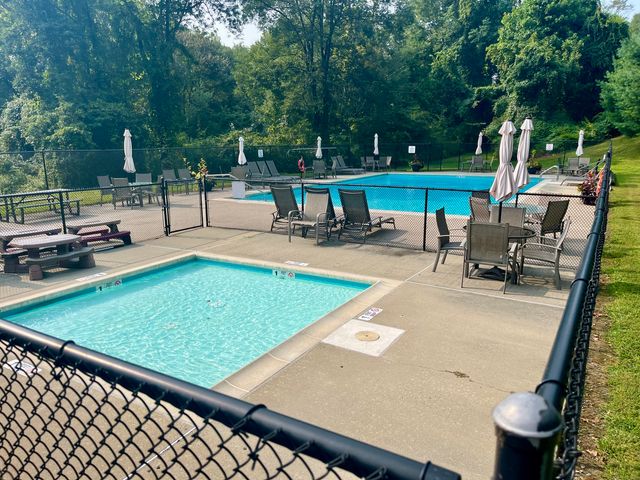 5 Howes Court, Ridgefield, CT 06877