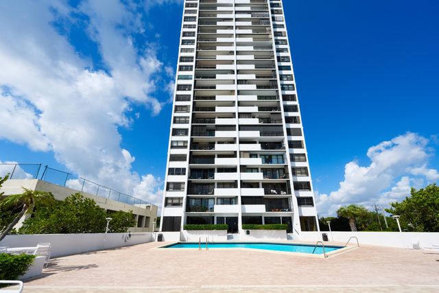 5600 N Flagler Drive 1105, West Palm Beach, FL 33407