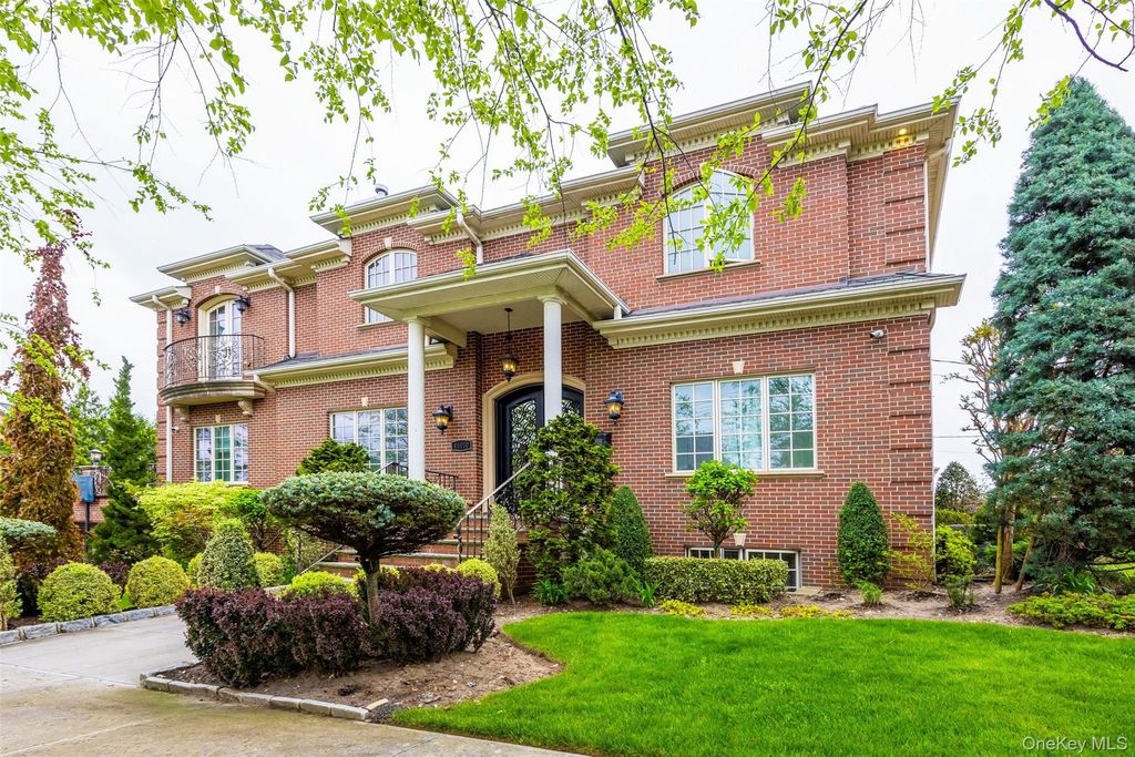 150-50 6th Avenue, Whitestone, NY 11357