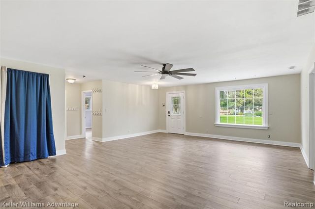 701 Artdale Drive, White Lake, MI 48383