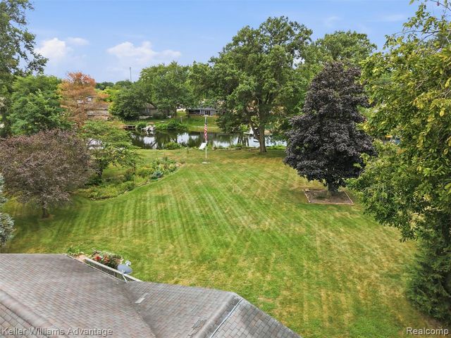 701 Artdale Drive, White Lake, MI 48383