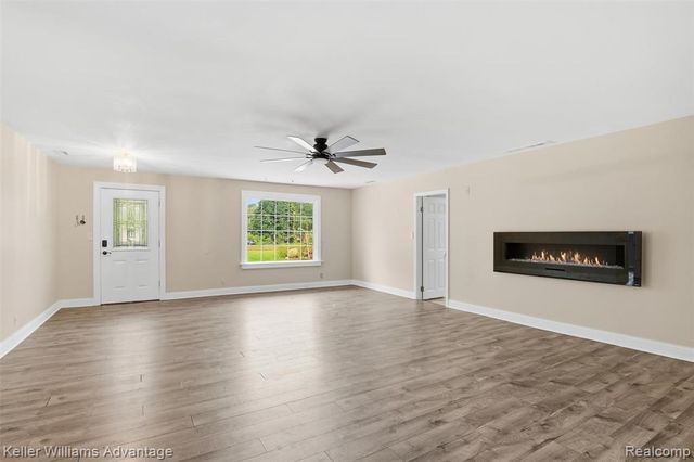701 Artdale Drive, White Lake, MI 48383