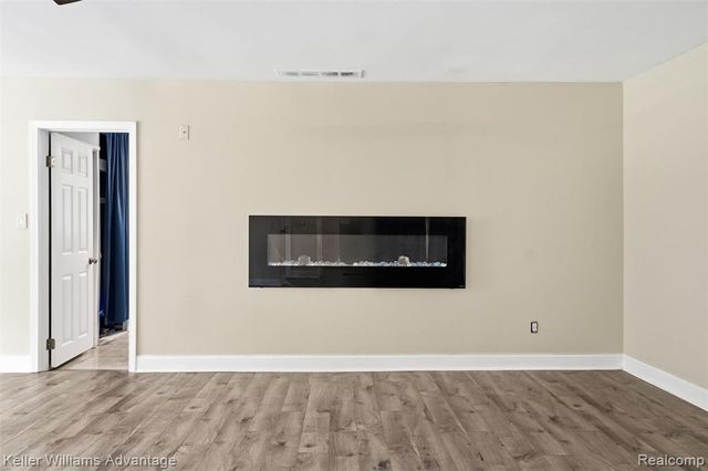 701 Artdale Drive, White Lake, MI 48383