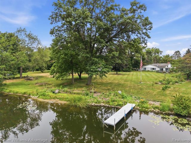 701 Artdale Drive, White Lake, MI 48383